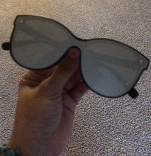 Load image into Gallery viewer, Mirrored Cat Eye Sunglasses